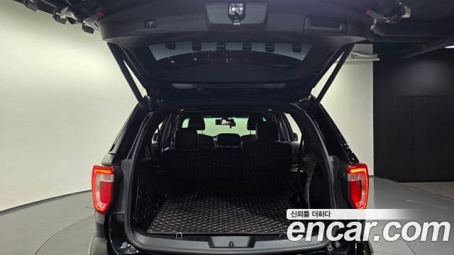 Ford Explorer 5세대, 2016 20