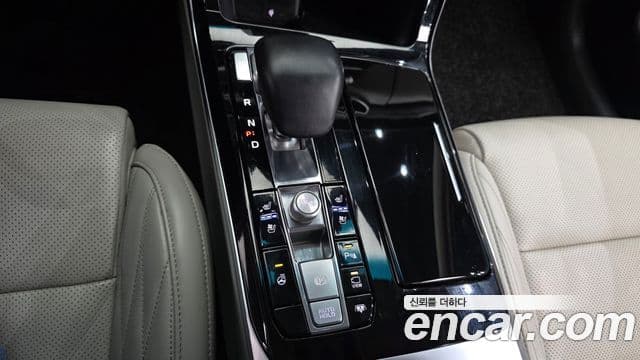 Kia K7 Premier гибрид Signature, 2020 9