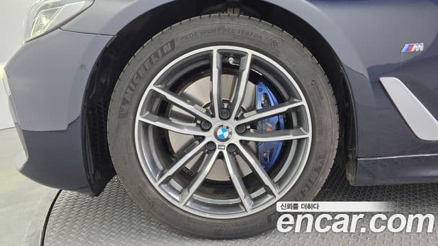 BMW 5시리즈 (G30) 520i M Sport, 2023 все фото