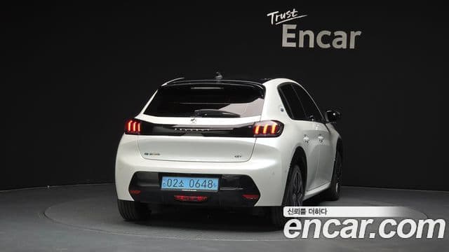 Peugeot e-208 2세대 GT, 2022 4