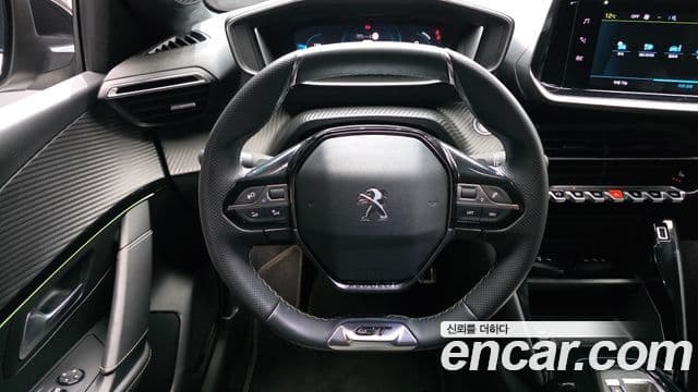 Peugeot e-208 2세대 GT, 2022 13