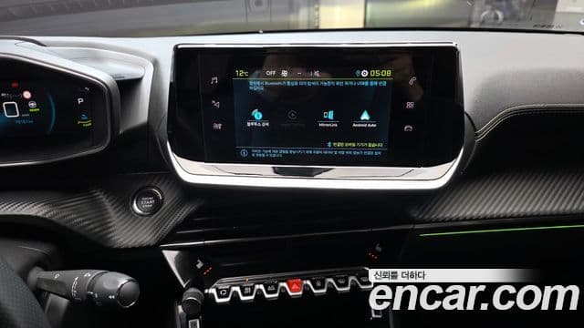 Peugeot e-208 2세대 GT, 2022 14