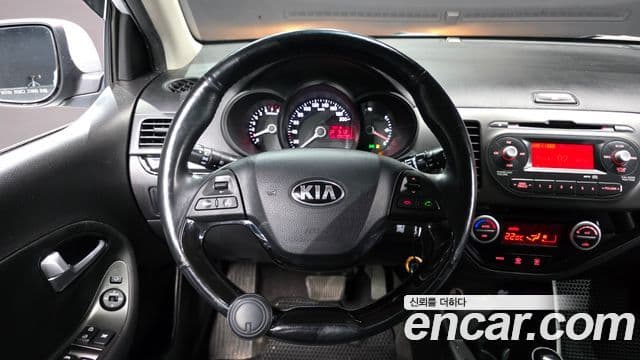 Kia All New Morning Deluxe Trendy, 2014 13