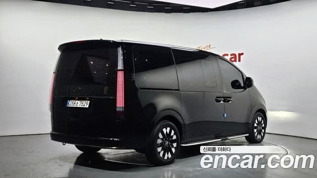 Hyundai Staria Inspiration, 2025 2