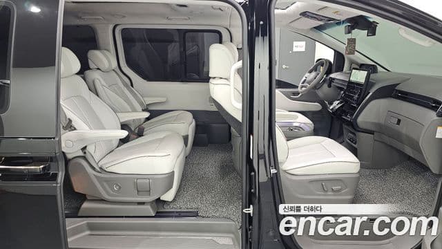 Hyundai Staria Inspiration, 2025 11