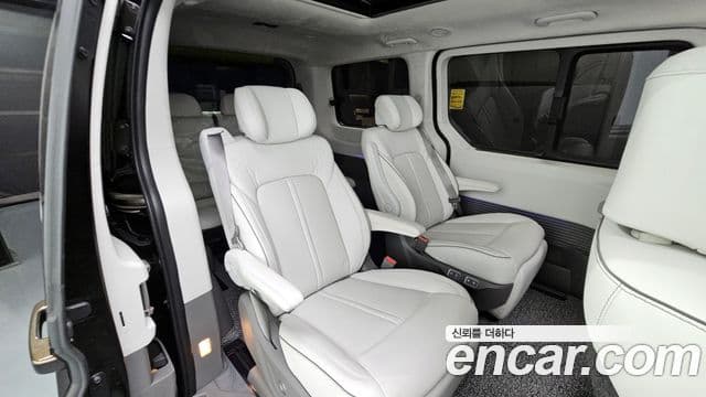 Hyundai Staria Inspiration, 2025 12