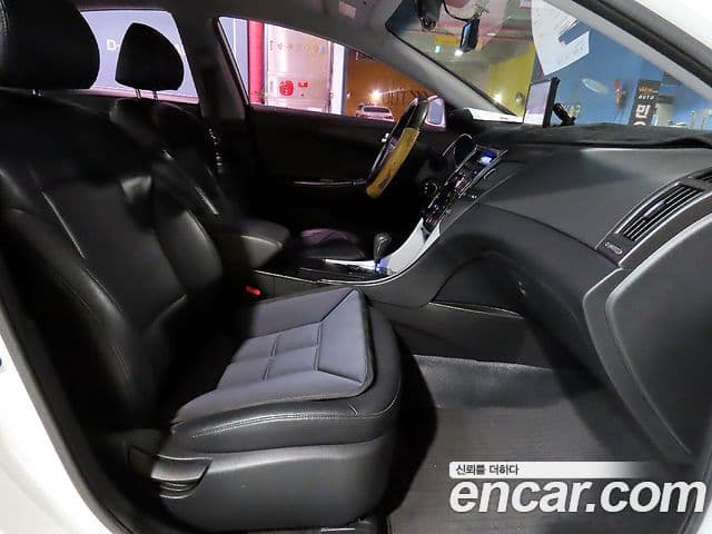 Hyundai YF Sonata LPI Deluxe, 2011 8