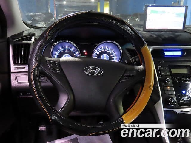 Hyundai YF Sonata LPI Deluxe, 2011 11