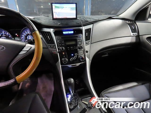 Hyundai YF Sonata LPI Deluxe, 2011 12