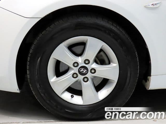 Hyundai YF Sonata LPI Deluxe, 2011 19