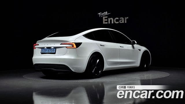 Tesla модель 3, 2024 2