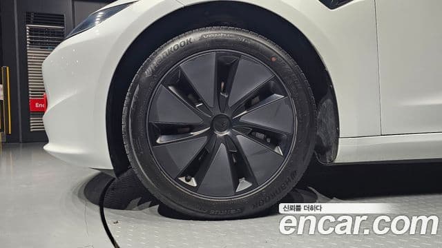 Tesla модель 3, 2024 все фото