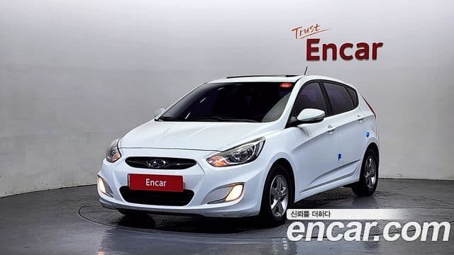 Hyundai Accent(новый кузов / новое поколение) Premier, 2011 1