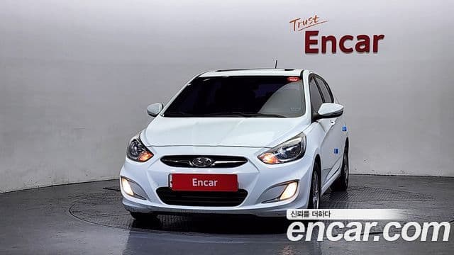 Hyundai Accent(новый кузов / новое поколение) Premier, 2011 3