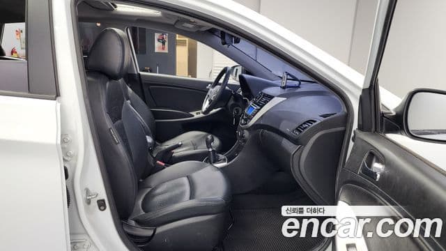 Hyundai Accent(новый кузов / новое поколение) Premier, 2011 12