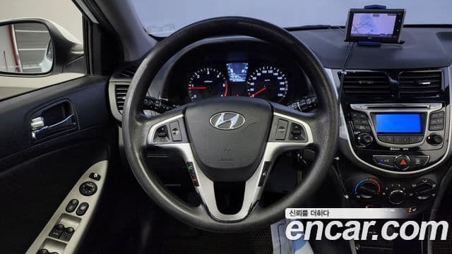 Hyundai Accent(новый кузов / новое поколение) Premier, 2011 14