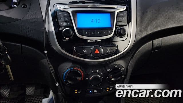 Hyundai Accent(новый кузов / новое поколение) Premier, 2011 16