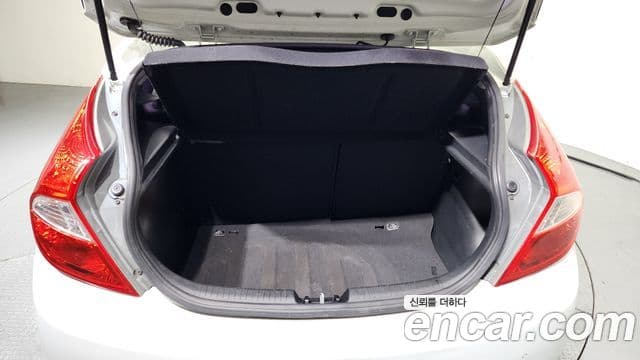 Hyundai Accent(новый кузов / новое поколение) Premier, 2011 20