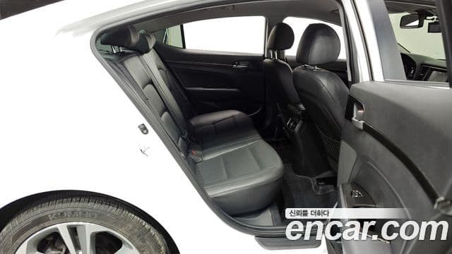 Hyundai Avante AD 1.6 GDI Value Plus, 2018 12