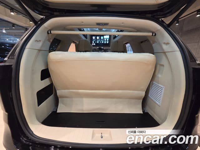 Kia Carnival 4세대 бензин 9인승 High Limousine(компания по спецнадстройкам), 2021 17