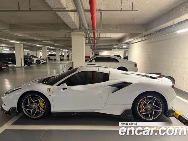 Ferrari F8 스파이더 3.9 V8, 2022 7