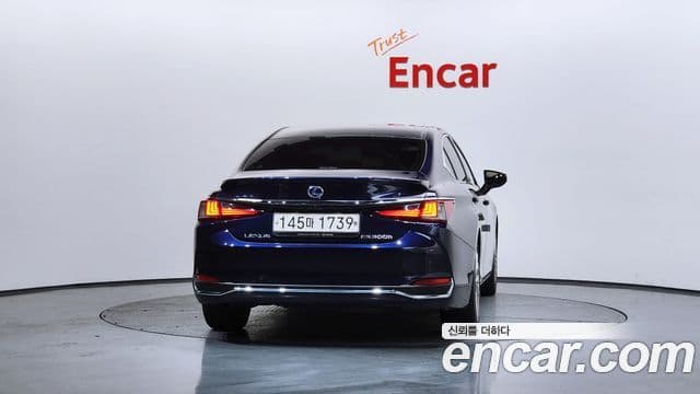 Lexus ES300h 7세대 Executive, 2021 4