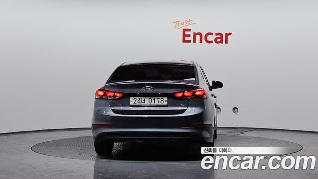 Hyundai Avante AD 1.6 GDI Value Plus, 2017 4