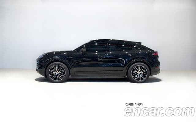 Porsche Cayenne (PO536) 3.0 E-гибрид купе, 2025 1