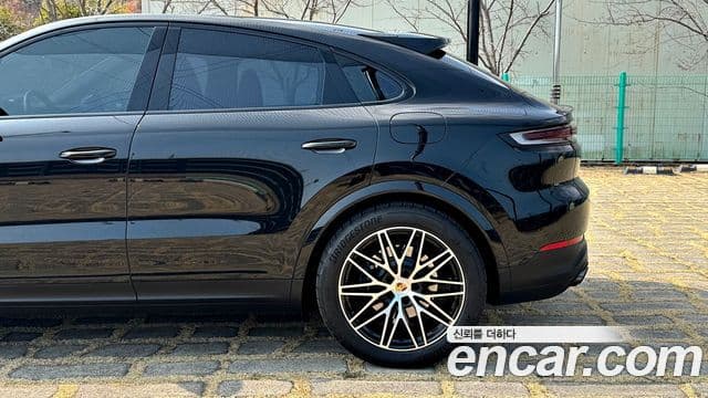 Porsche Cayenne (PO536) 3.0 E-гибрид купе, 2025 7