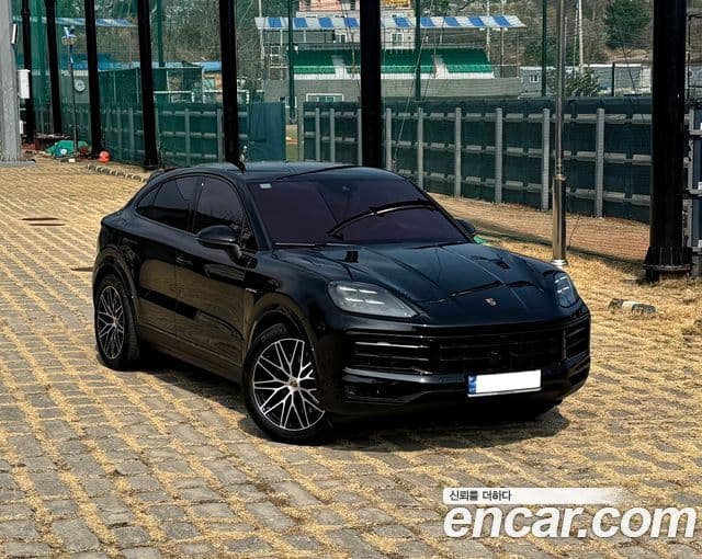 Porsche Cayenne (PO536) 3.0 E-гибрид купе, 2025 16