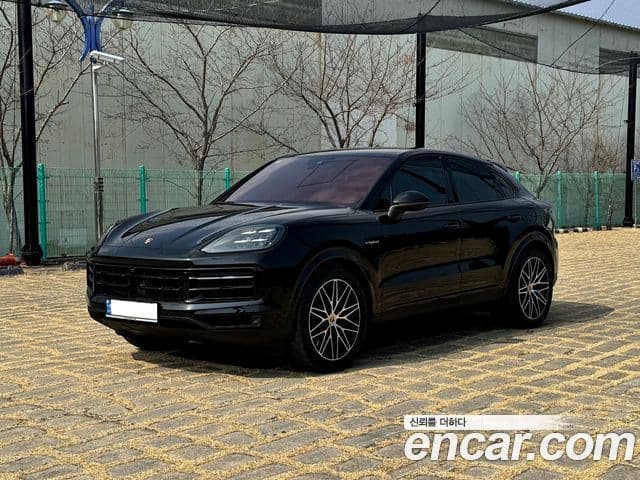 Porsche Cayenne (PO536) 3.0 E-гибрид купе, 2025 17