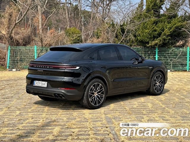 Porsche Cayenne (PO536) 3.0 E-гибрид купе, 2025 18