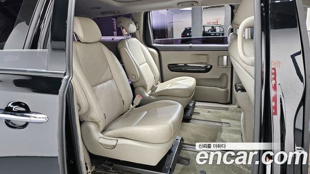 Kia All New Carnival Prestige, 2015 12