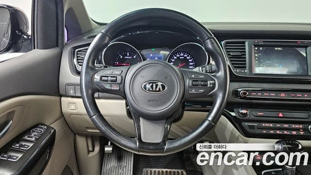Kia All New Carnival Prestige, 2015 13