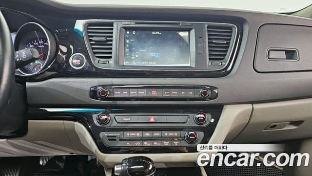 Kia All New Carnival Prestige, 2015 15