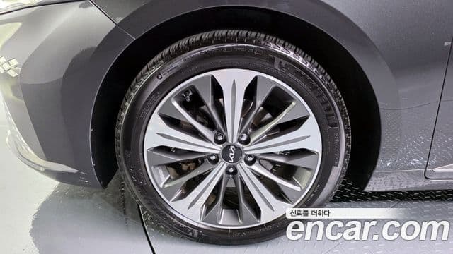 Kia K8 гибрид Signature, 2022 все фото