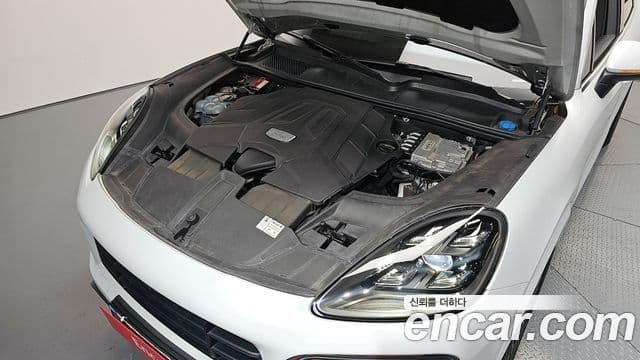 Porsche Cayenne (PO536), 2019 6