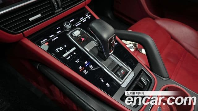 Porsche Cayenne (PO536), 2019 9