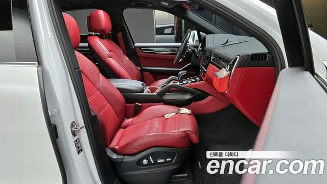 Porsche Cayenne (PO536), 2019 10