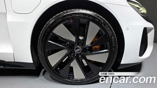 Audi e-Tron GT Premium, 2022 все фото