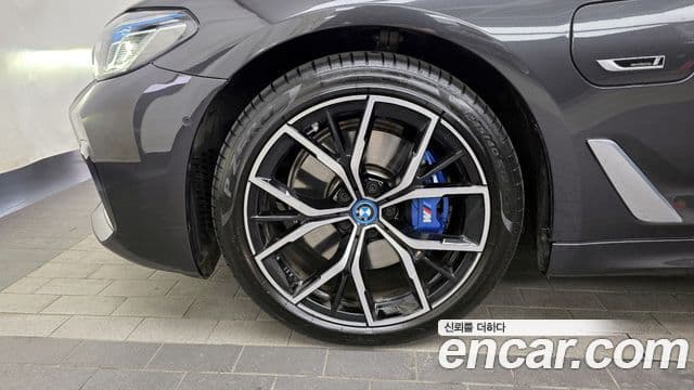 BMW 5시리즈 (G30) 530e M Sport, 2023 все фото