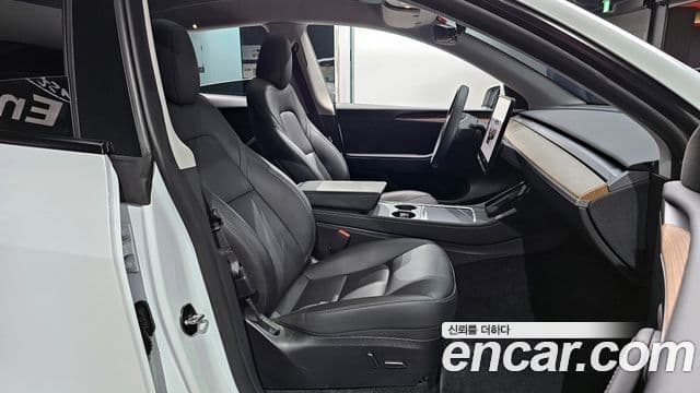 Tesla модель Y, 2023 11