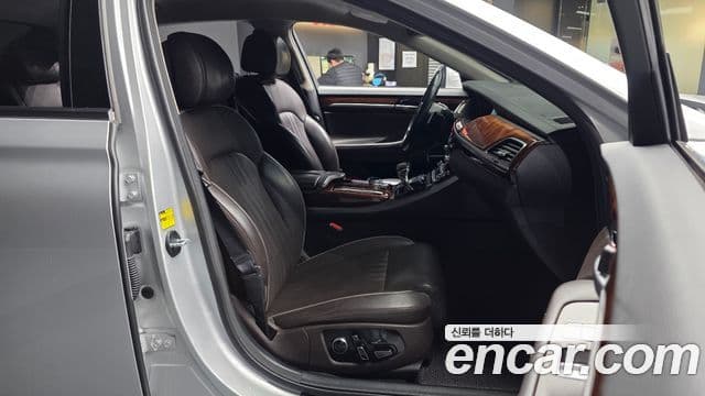 Genesis EQ900 Prestige, 2016 11