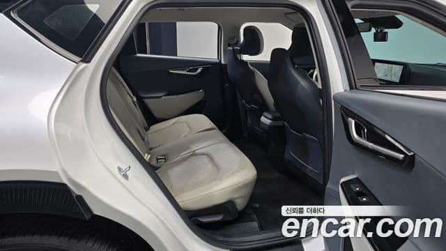 Kia EV6 Air, 2023 12