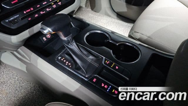 Kia The / новый New Carnival Luxury, 2019 9