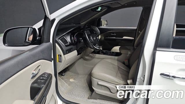 Kia The / новый New Carnival Luxury, 2019 10