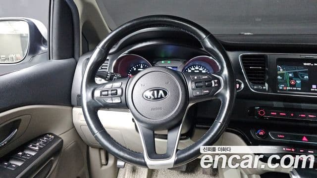 Kia The / новый New Carnival Luxury, 2019 11