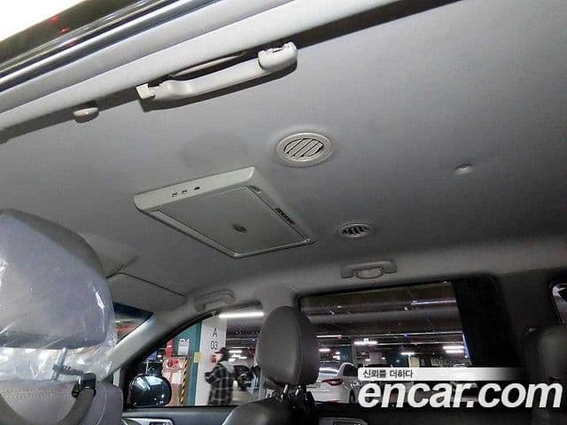 KG모빌리티(SsangYong) Korando 투리스모 4WD RX 9인승, 2016 17