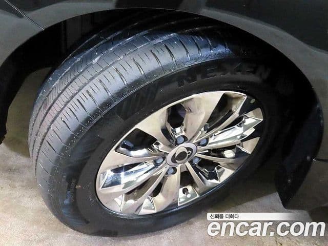 KG모빌리티(SsangYong) Korando 투리스모 4WD RX 9인승, 2016 20