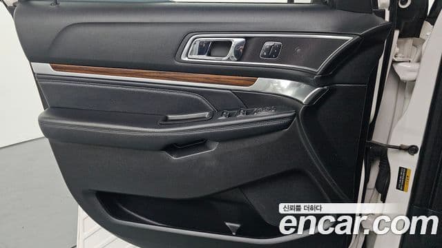 Ford Explorer 5세대, 2017 18